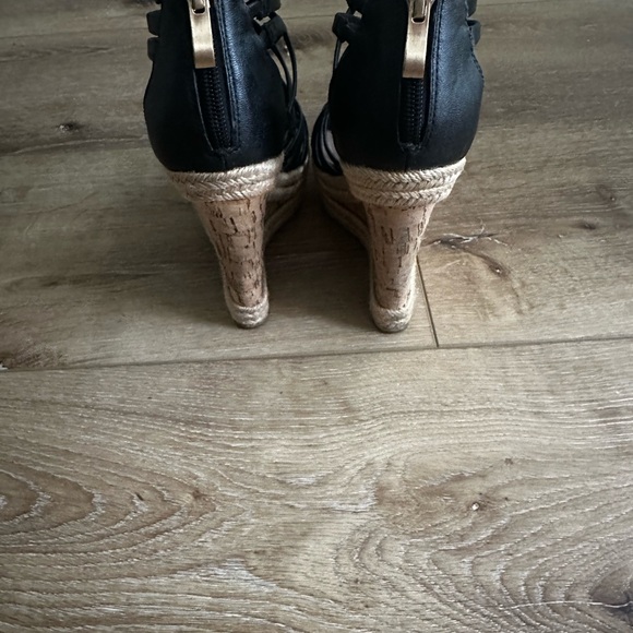 Charles David Black Strappy Wedge Sandals - Picture 4 of 8
